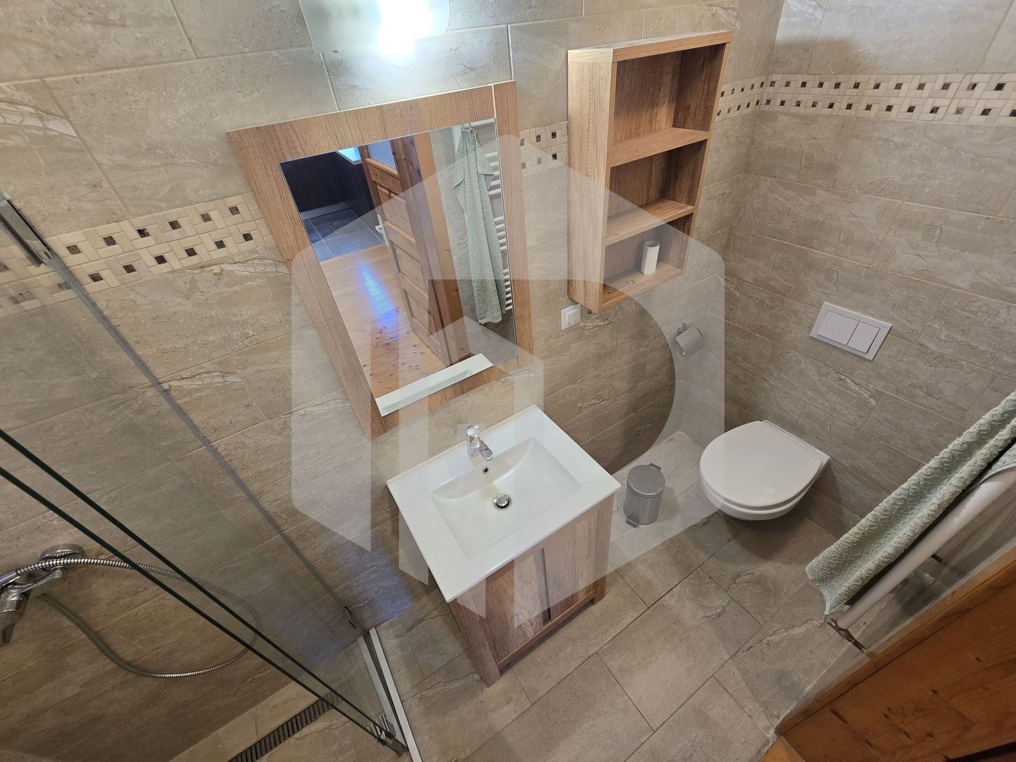 Casa individuala 4 camere teren 3825 mp Cisnadioara - Poză 24