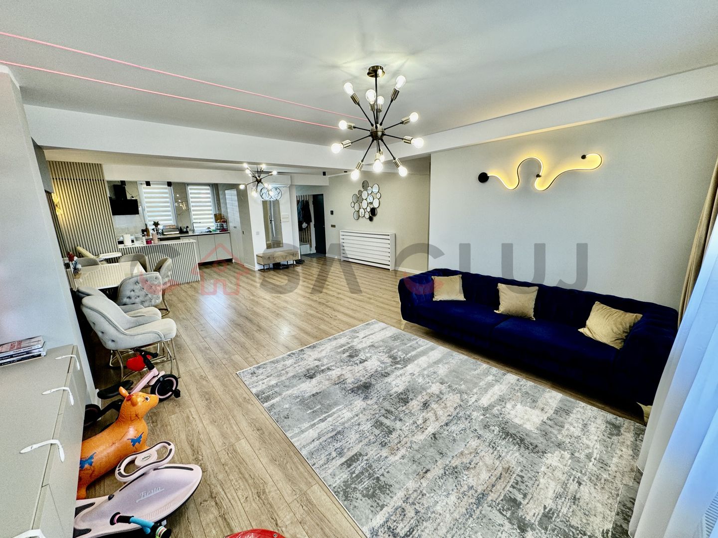 Apartament, parte dintr-un triplex, ultrafinisat, zonă liniștită și view superb! - Poză 1