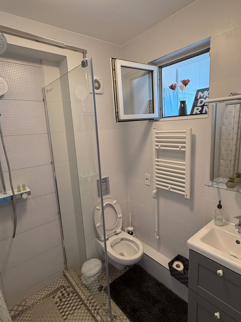 Studio renovat | Piata Victoriei | Terasă 10 mp | Fără risc seismic - Poză 8