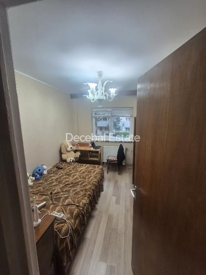 Apartament 3 camere 67 mp 1978 decomandat Titan - Poză 12