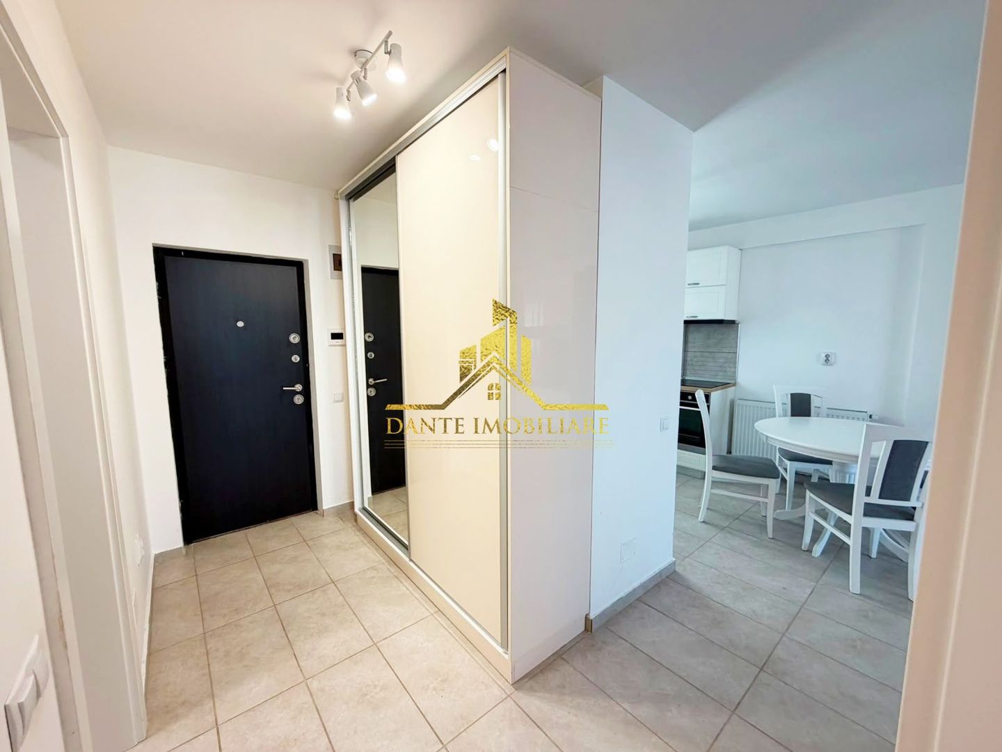 2 camere, modern, bloc nou, balcon, parcare, Centru, str Traian - Poză 9