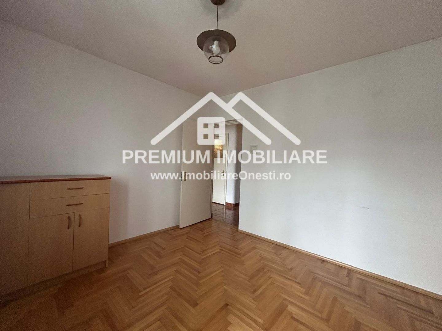 Apartament 3 camere de vânzare – Zona Mal, ideal pentru familie - Poză 2