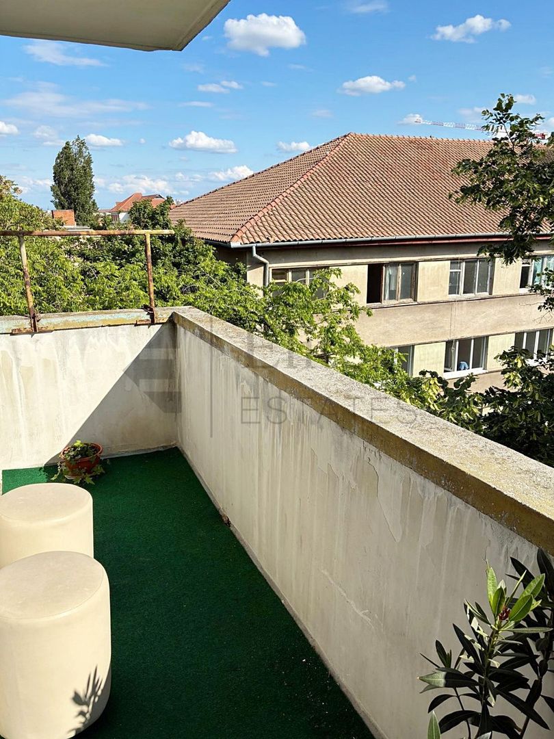 Apartament cu 4 camere de inchiriat Splaiul Crisanei, Oradea - Poză 9