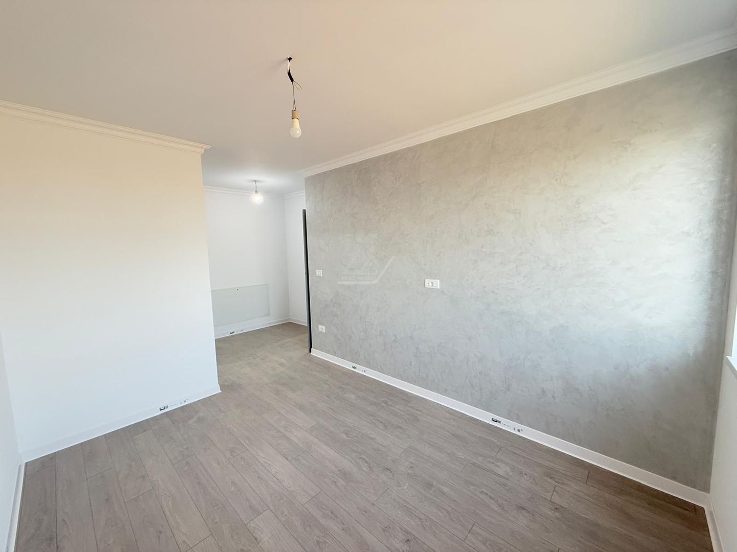 3 camere. Decomandat. Loc de parcare. - Poză 9