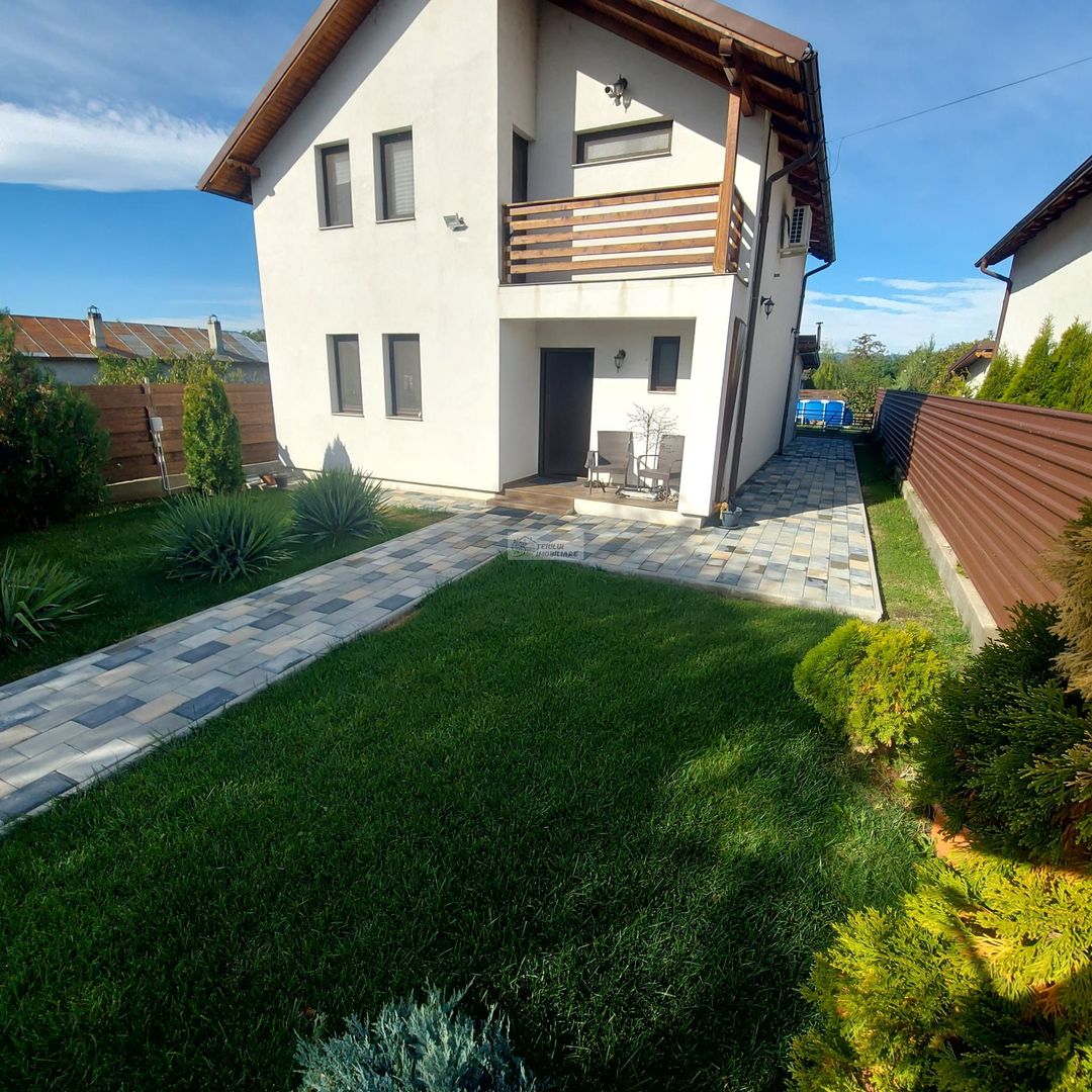 Casa   P+M /Golesti/Vrancea/170.000 neg/teren 1069mp - Poză 1