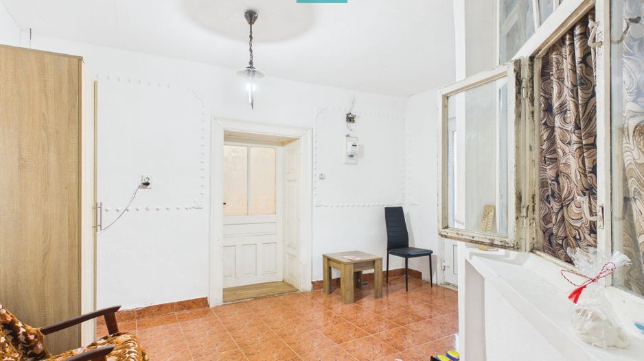 Casă  2 corpuri și 4 camere teren 1440 mp în Macea - Poză 10