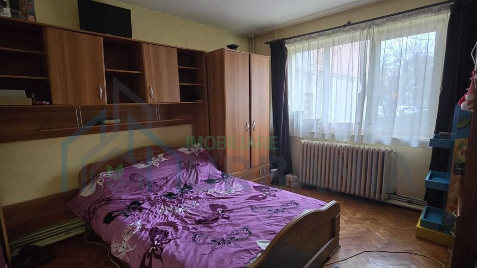 Închiriez apartament 2 camercamere semideomande - Poză 4