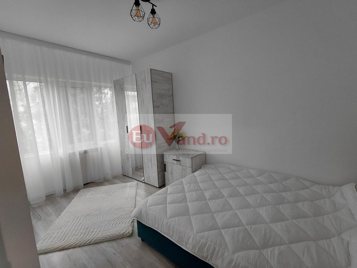 Vanzare - apartament cu 3 camere, Micro 16, renovat, mobilat nou - Poză 10