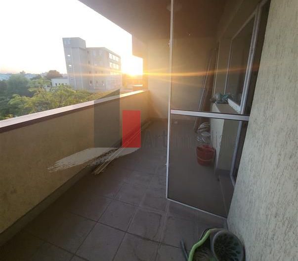 Apartament 3 camere Vitan metrou Mihai Bravu - Poză 2