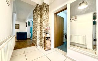 Casa la intrare în Ghiroda - Poză 34