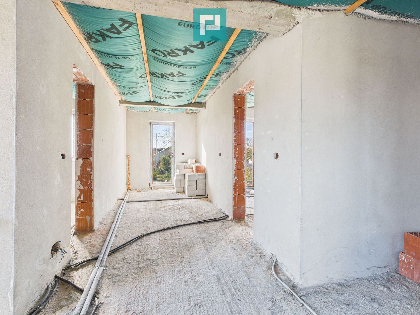 Proprietate impresionantă de vânzare in Nădab - Poză 32