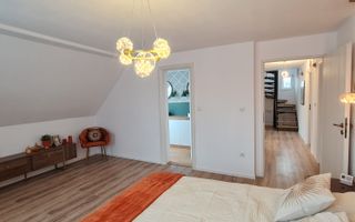 Vila spațioasă și elegantă de vânzare la intrarea în cartierul Turnișo - Poză 13