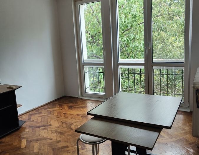 Vanzare apartament luminos de 2 camere in Titan-Lotru, pret negociabil - Poză 1