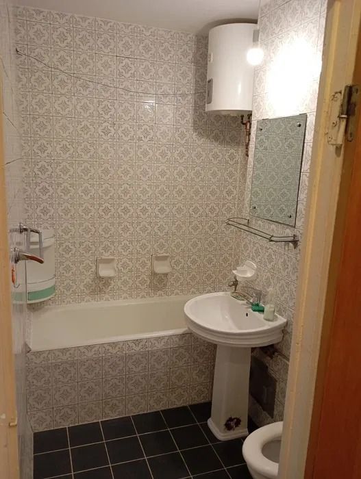 AP. 3 CAMERE MILITARI, BUCATARIE INCHISA, PARTIAL MOBILAT, CURAT - Poză 8