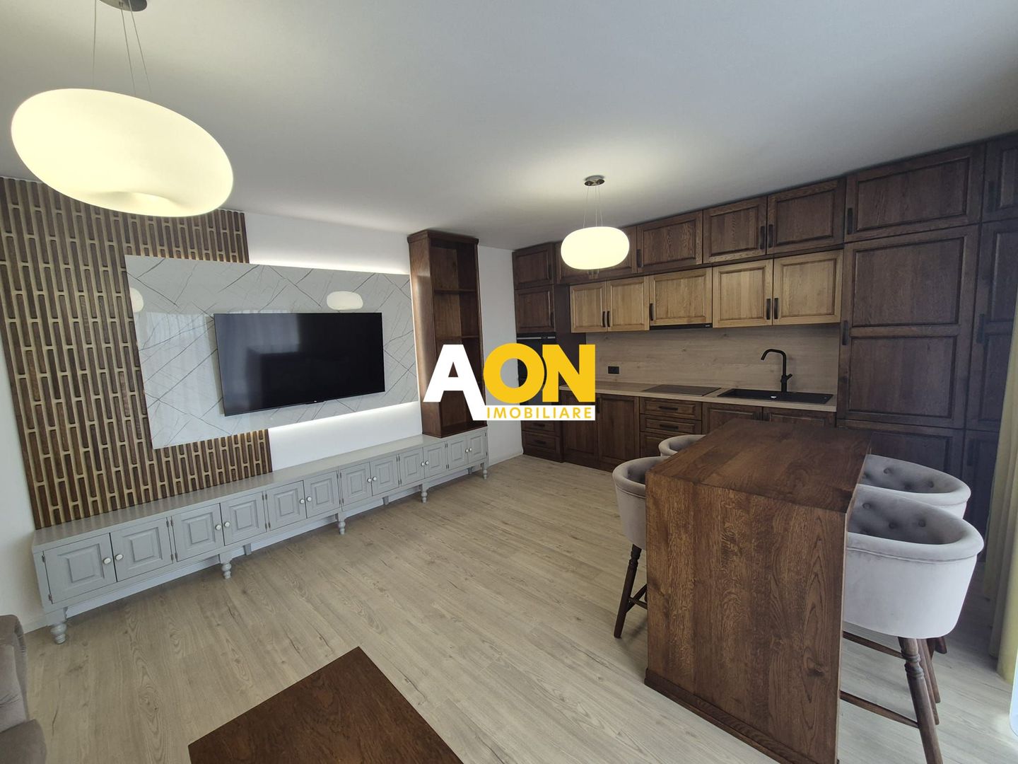 Apartament 2 Camere, Bloc Nou, Ultrafinisat, Zona Cetate - Poză 1