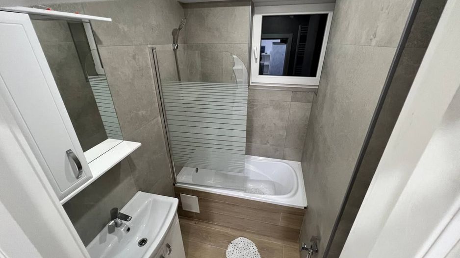 Apartament cu 3 camere de vânzare - Poză 8