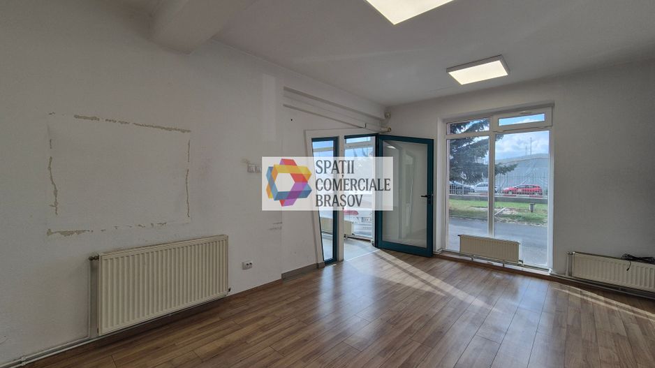 Shoroom cu depozitare Brașov 244 mp - Poză 7