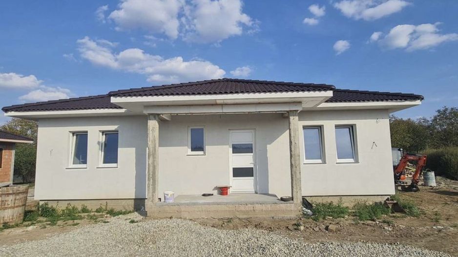 Casa de vanzare Comuna Botiz - Poză 1