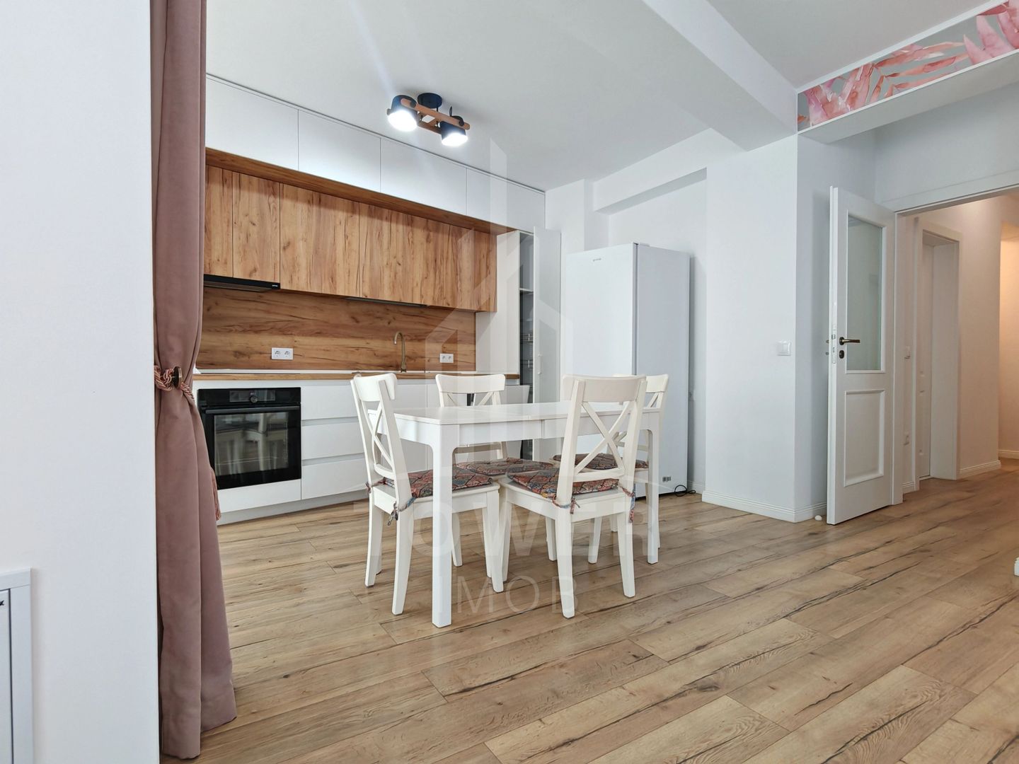 Apartament vânzare  et.2 Modern 70 mp utili zona Brana - Poză 1