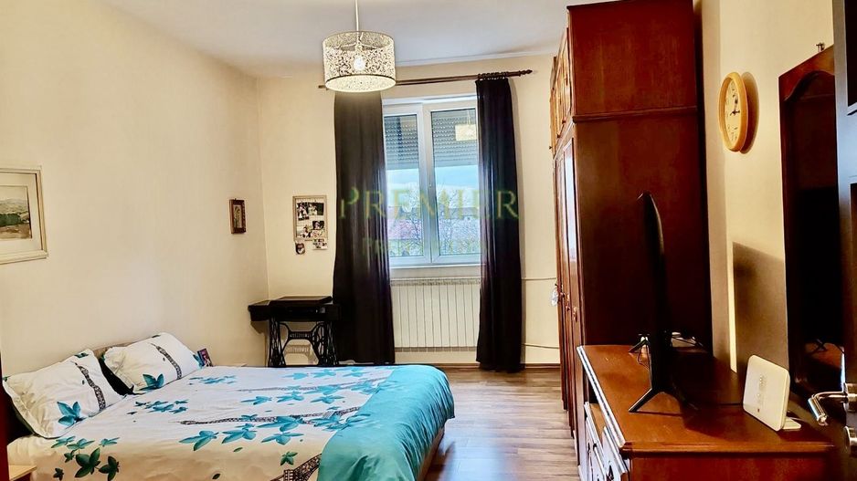 Bloc Rusesc Bucurestii noi vis a vis de metrou Bazilescu boxa - Poză 2