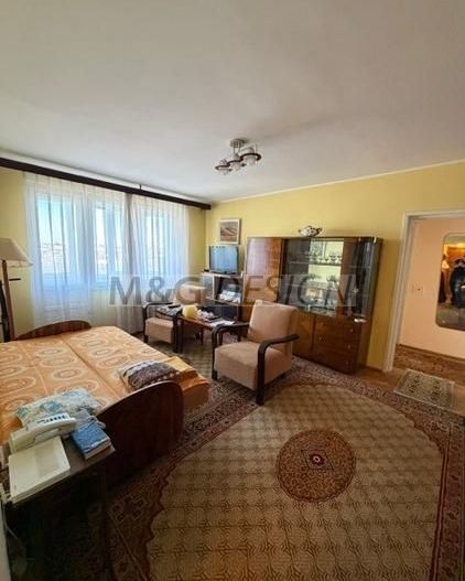 Apartament 3 camere  in zona centrala - Poză 2