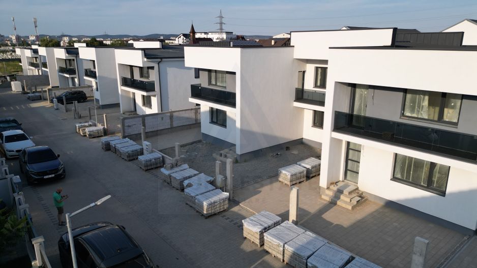 DIRECT DEZVOLT ! Casa tip cvadruplex 3 camere, Cartierul Arhitectilor, - Poză 2