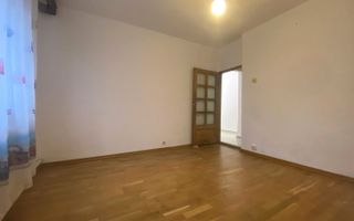 Vanzare apartament cu 3 camere,etajul 1,decomandat - M3, Târgoviște - Poză 1