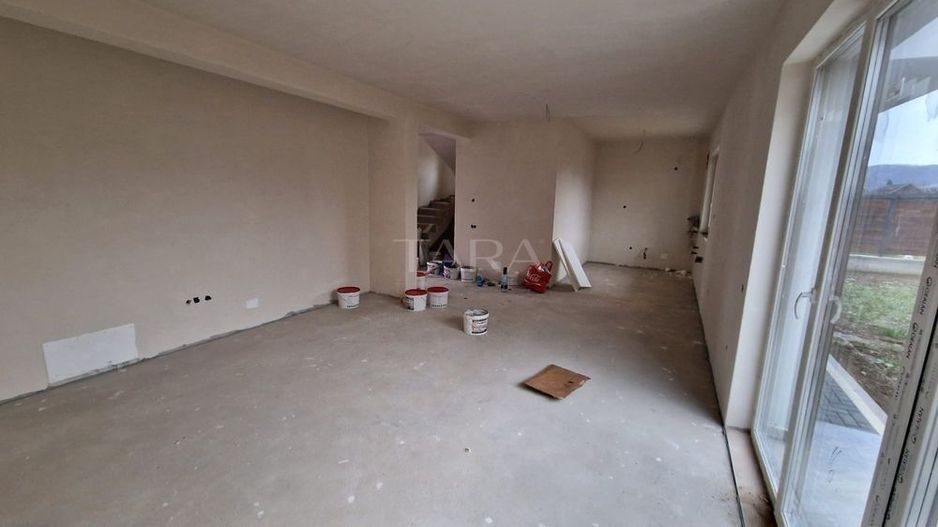 Casa tip duplex, 4 camere, Floresti - Poză 1