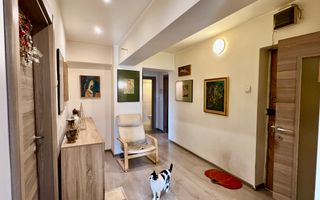 3 camere Unirii -Libertății | Vedere Parlament & Catedrală | Bloc 1992 - Poză 3