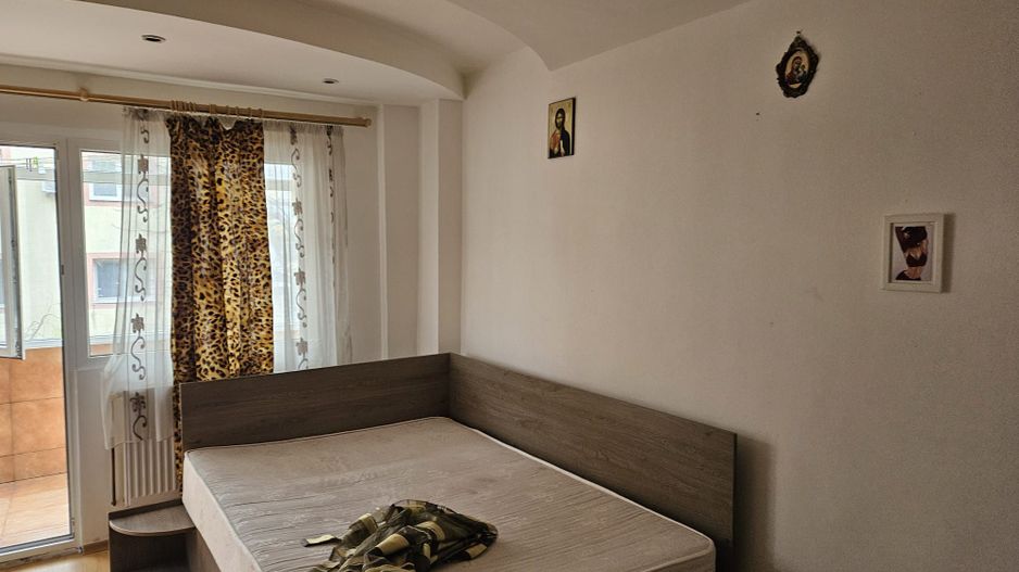Inchiriere apartament 2 camere, Gavana zona Piata, stradal - Poză 4
