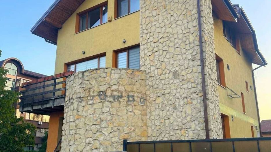 Vilă  în Nordul Bucureștiului - Poză 2