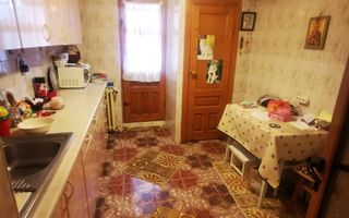 De vanzare apartament cu 3 camere Mazepa 1, BR-uri, etaj 4/10, 98.000 E - Poză 2