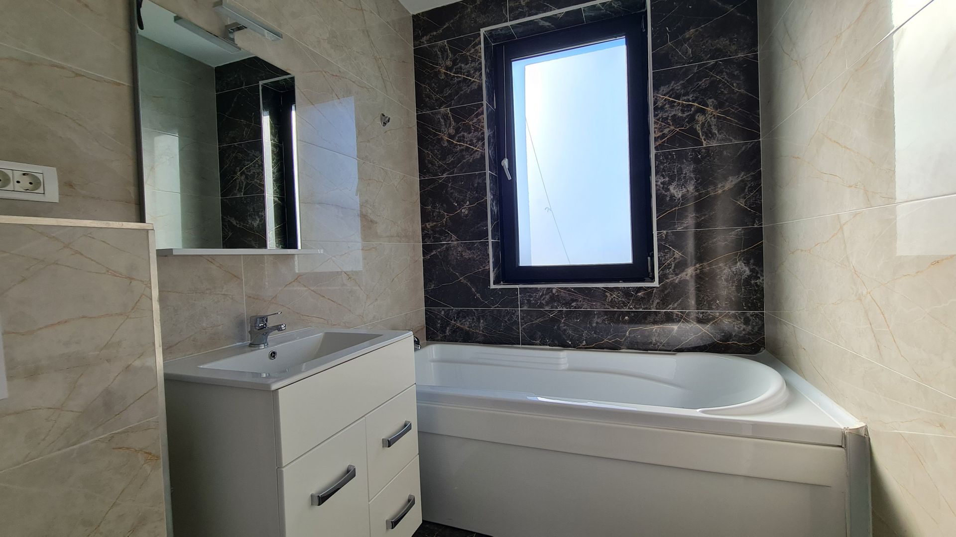 Otopeni str 23 August! Vila 5 camere la calcan pret fara concurenta! - Poză 16