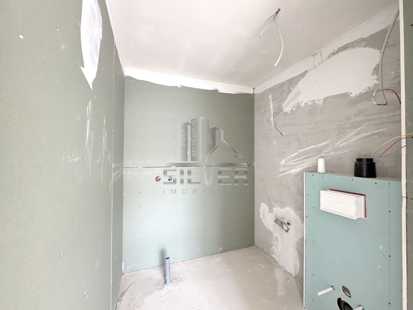Apartament cu 3/4 camere/87mp/3 minute de statii autobuz. - Poză 9
