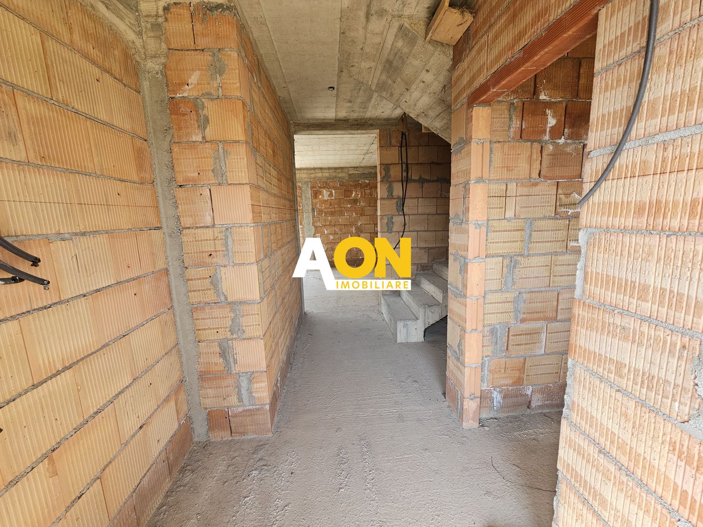 Casa la rosu, 4 camere, 2 bai, 345 mp teren, zona Ampoi 3 - Poză 4