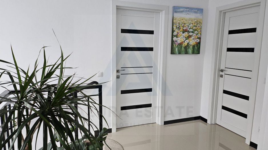 Casa moderna 4 camere 2 bai teren 500 mp terasa si pod in Selimbar - Poză 20