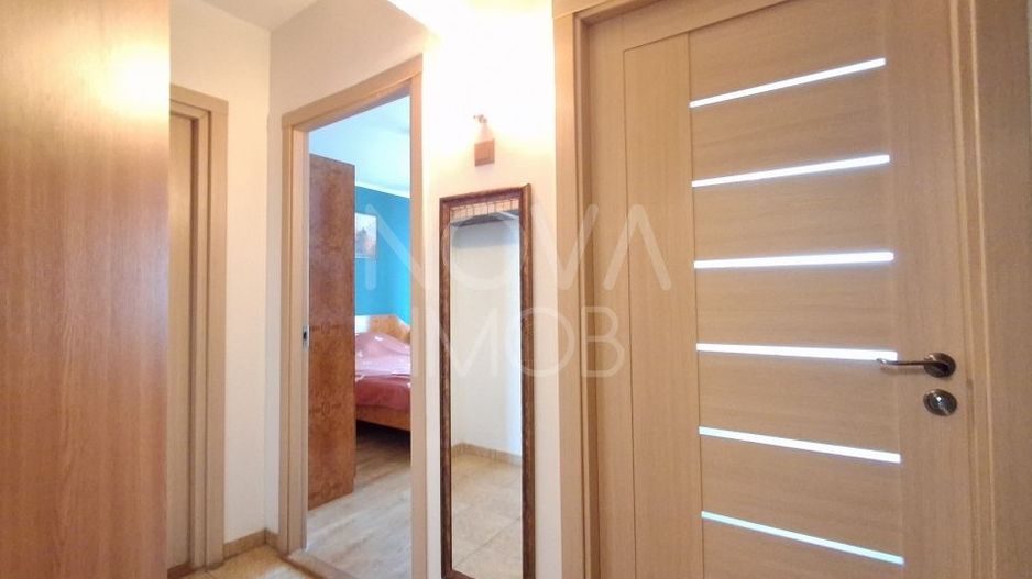 Apartament de inchiriat 3 camere etajul 4, cu lift,  Zona Vasile Aaron - Poză 12