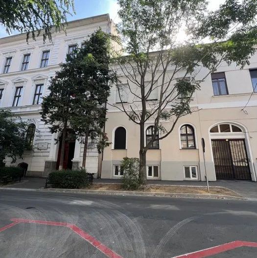 Apartament de lux în inima Oradiei – locație premium lângă Gojdu - Poză 12