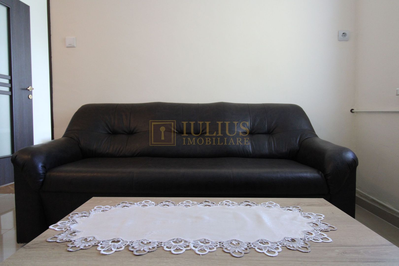 Medicina - Iulius Mall, dormitor cu pat matrimonial. - Poză 3