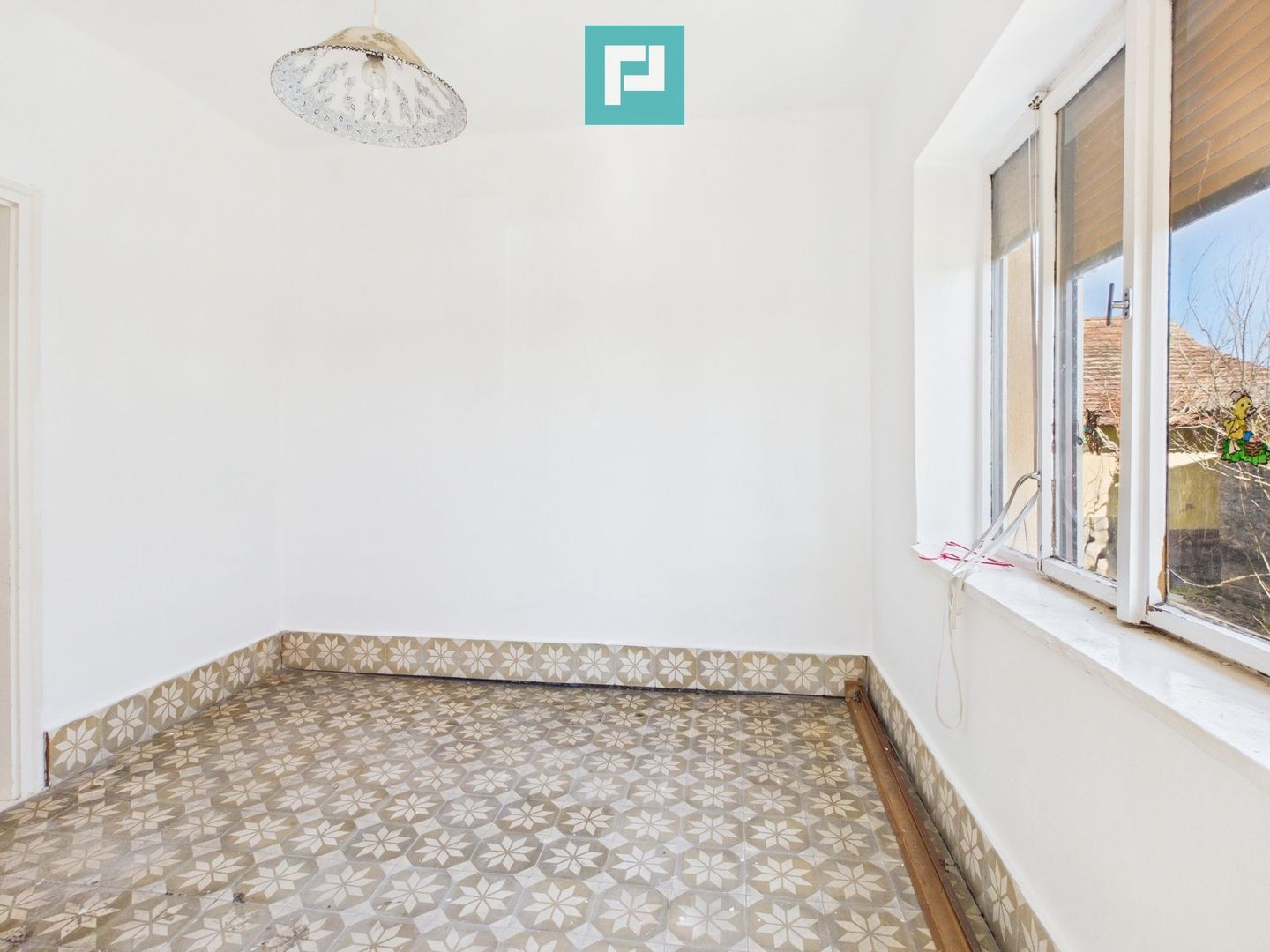 Casă cu 3 camere lângă frontiera Turnu - Poză 6