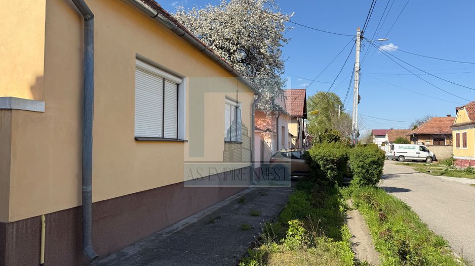 Casa 3 camere,singur in curte,360 mp teren - Halchiu/Brașov - Poză 2