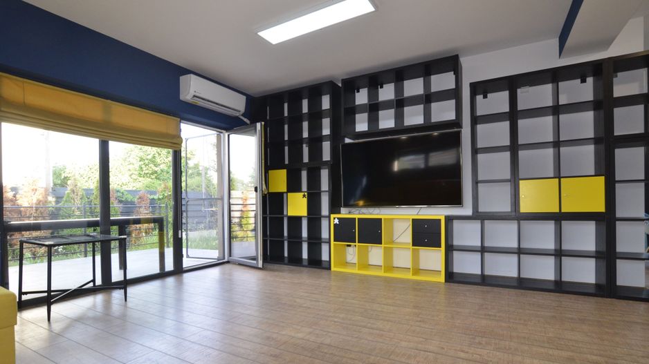 Inchiriem vila spatioasa singur in curte zona Tunari - Poză 4