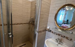 Vila de vanzare in zona Centrala/Orasul de jos - Poză 37