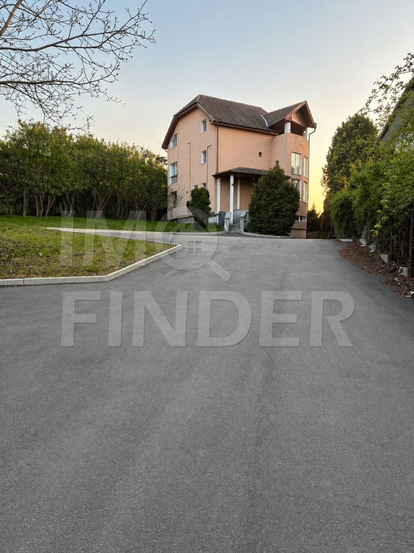 Vila  in Andrei Muresanu 600 mp  ,12 locuri de parcare - Poză 1