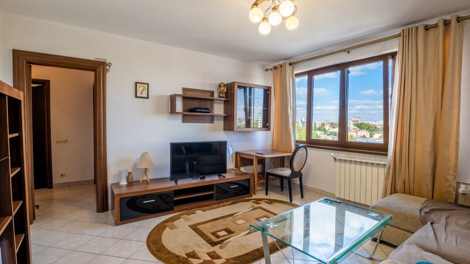 Apartament de 3 camere, la 10 minute de mers pe jos de Piața Unirii. - Poză 1