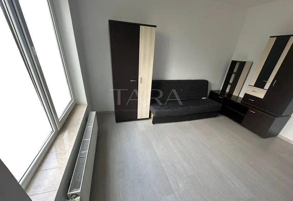 Apartament cu trei camere zona Ioan Rus, Florești. - Poză 1