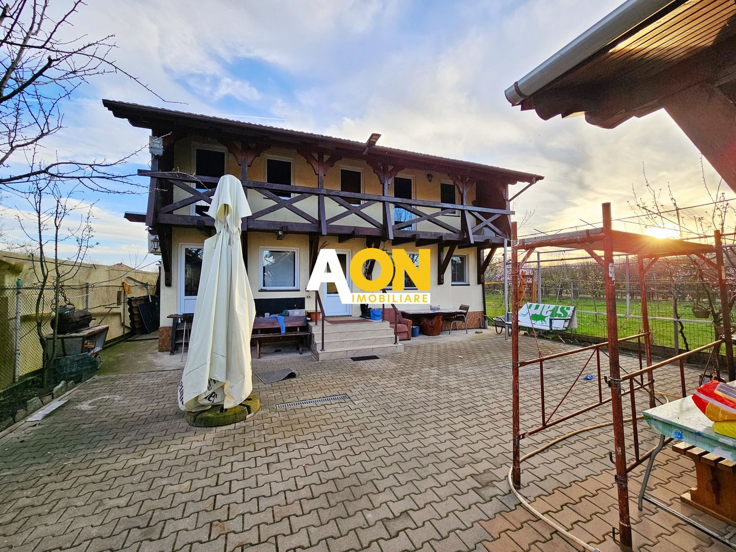 Casa cu 2 corpuri de cladire, 504 mp teren, Lipoveni - Poză 2