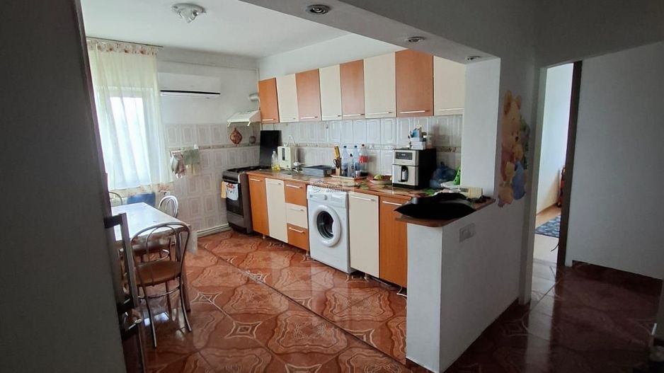 Apartament 4 camere/Longinescu/85mp/et 3/3-70.000  euro - Poză 2