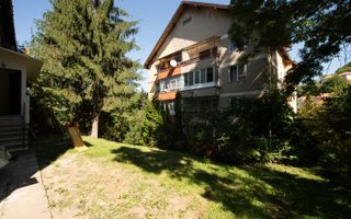 Apartament elegant în zona centrală, cu curte și intrare individuală - Poză 1