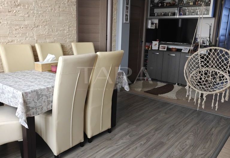 Apartament 3 camere, mobilat și utilat, cu parcare, zona Terra. - Poză 1